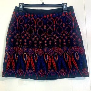 FOREVER 21 NEW  Black Embroidery Sequins Mini Skirt Size Médium.